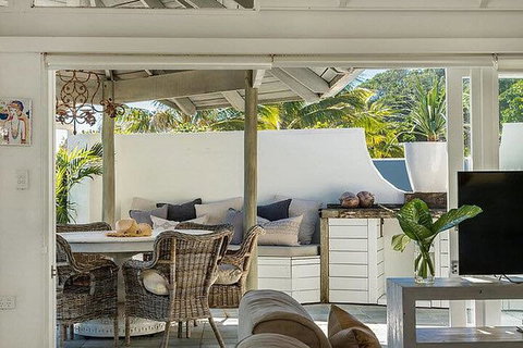 Your Luxury Escape - The White House - Accommodation Nelson Bay 7