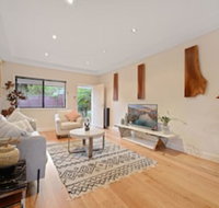 Tranquil  Spacious Home Near Shopping Mall - Nelson Bay Accommodation.com