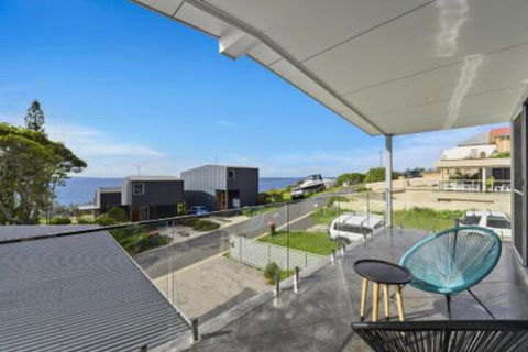 Due North Beach House - Accommodation Nelson Bay 3