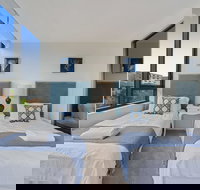 New Luxury Apartment Walking to Shops  Cinema - Nelson Bay Accommodation.com