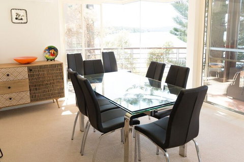 VUES At Salamander Bay - Accommodation Nelson Bay 5
