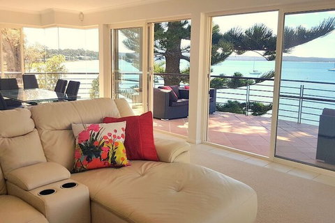 VUES At Salamander Bay - Accommodation Nelson Bay 3