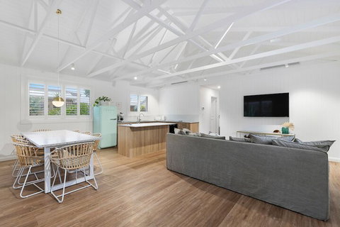 A PERFECT STAY Sunset Beach Summer Breeze - Accommodation Nelson Bay 5