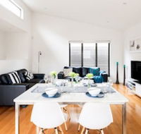 Centrepoint Units Ivanhoe - Accommodation Nelson Bay