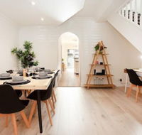 The Renwick - Accommodation Nelson Bay