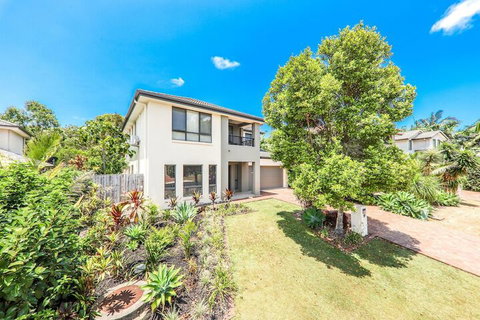 Large House With Pool - Accommodation Nelson Bay 1