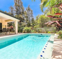 Large House with Pool - Accommodation Nelson Bay