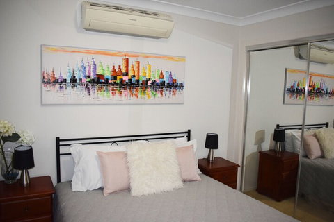 Large House With Pool - Accommodation Nelson Bay 2