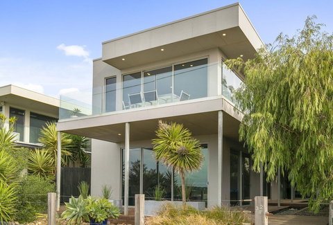 Grossard Point The Lighthouse Ventnor - Accommodation Nelson Bay 0