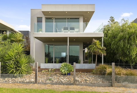 Grossard Point The Lighthouse Ventnor - Accommodation Nelson Bay 1