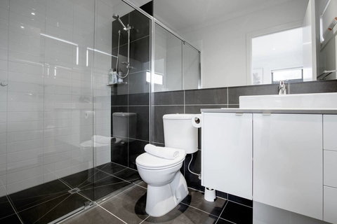 92 Brand New Doncaster Local House - Accommodation Nelson Bay 3