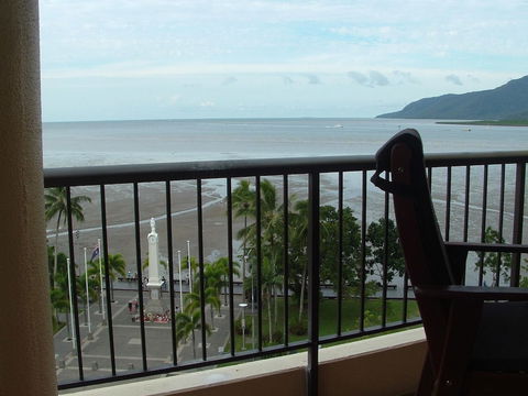 Cairns Apartment Esplanade Ocean Views - Accommodation Nelson Bay 0