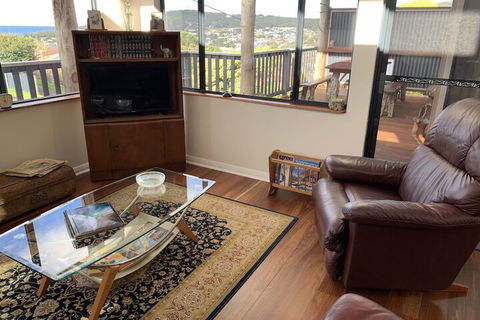 Oceans Islands & Whales - Accommodation Nelson Bay 3