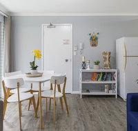 Family Romance Fun on Kings Beach - Accommodation Nelson Bay