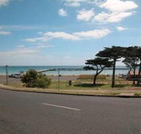 Portarlington Holiday Units  Pool - Accommodation Nelson Bay