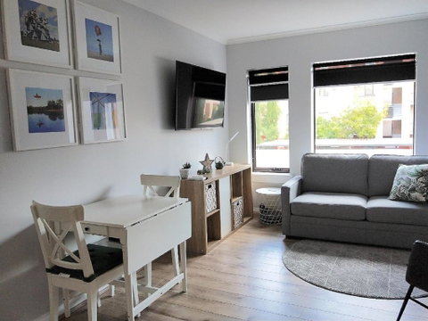 South Terrace Nesuto + Smart TV + WiFi - Accommodation Nelson Bay 4