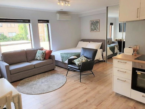 South Terrace Nesuto + Smart TV + WiFi - Accommodation Nelson Bay 5