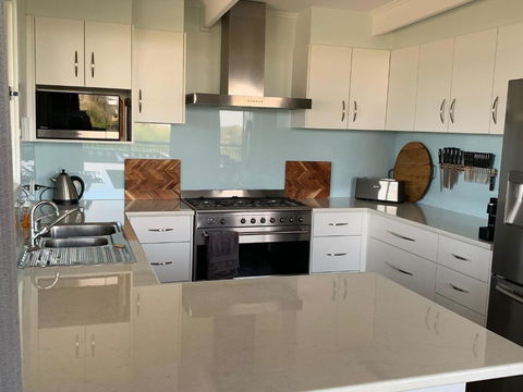 Longbeach House - Accommodation Nelson Bay 4