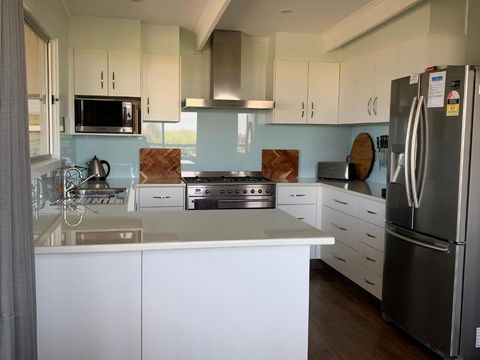 Longbeach House - Accommodation Nelson Bay 1