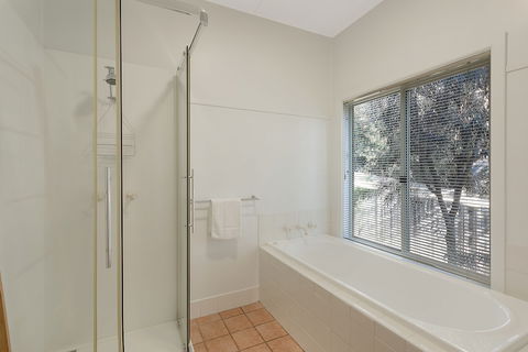 Surfside - Accommodation Nelson Bay 5