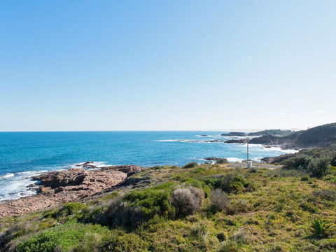 Portovenere Fishermans Bay - Accommodation Nelson Bay 2