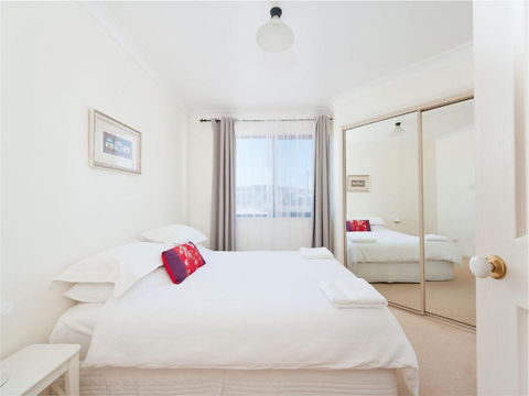Portovenere Fishermans Bay - Accommodation Nelson Bay 5