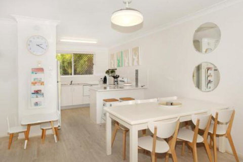 Unit 1 / 14 Tamarindus Street Marcoola Beach Pet Friendly 300 BOND Linen Supplied - Accommodation Nelson Bay 4