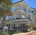 Unit 2 Beach Gallery 9 Andrew Street Point Arkwright 500 BOND LINEN SUPPLIED - Accommodation Nelson Bay