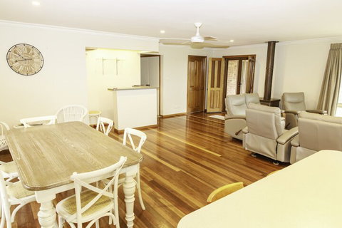 Highland View - Accommodation Nelson Bay 5