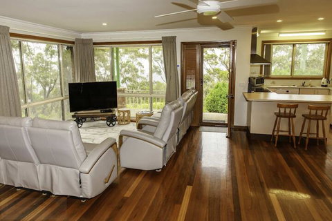 Highland View - Accommodation Nelson Bay 3