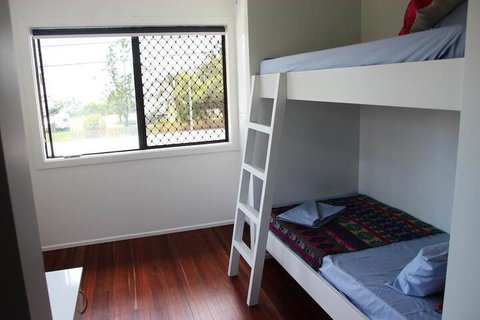 Yeppoon Beachhouse - Hostel - Accommodation Nelson Bay 6