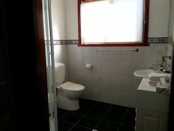 Birubi Holiday Homes - Accommodation Nelson Bay 3