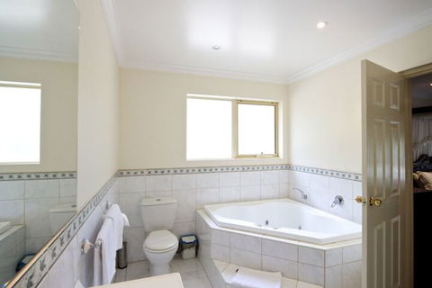 Sanctuary House Resort Motel - Accommodation Nelson Bay 7