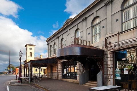 Hotel Frangos - Accommodation Nelson Bay 1