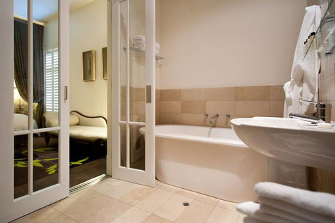 Hotel Frangos - Accommodation Nelson Bay 7