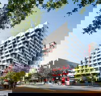 H on Smith Hotel - Accommodation Nelson Bay