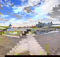 Hamilton Lakeside Motel