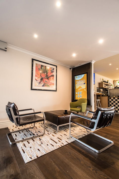 The Waverley International Hotel - Accommodation Nelson Bay 4