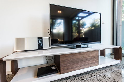 The Waverley International Hotel - Accommodation Nelson Bay 6