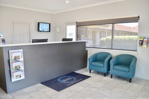 Bathurst Motor Inn - Accommodation Nelson Bay 2