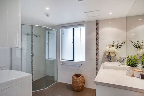 Pacific Resort Broadbeach - Accommodation Nelson Bay 4