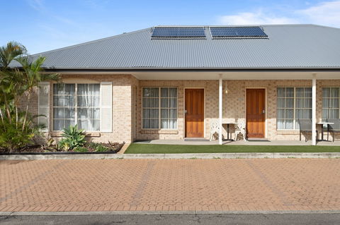 Coopers Colonial Motel - Accommodation Nelson Bay 0