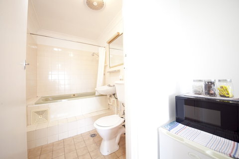 Manly Waves Hotel - Nelson Bay Accommodation.com 1