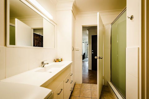 Coffs Harbour Holiday Apartments - Accommodation Nelson Bay 4