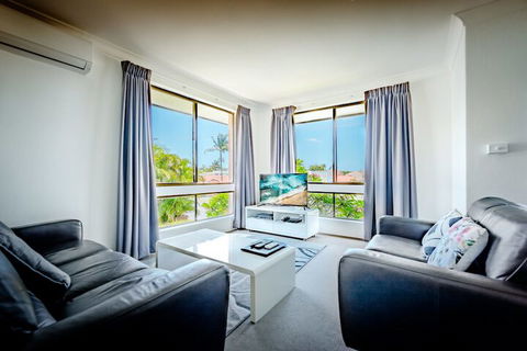 Coffs Harbour Holiday Apartments - Accommodation Nelson Bay 3