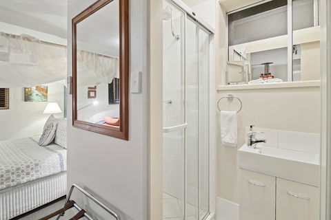 Eden Lodge - Accommodation Nelson Bay 6