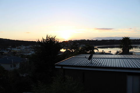 Pacific Heights Holiday Apartments & Munn's Tower House - Accommodation Nelson Bay 6