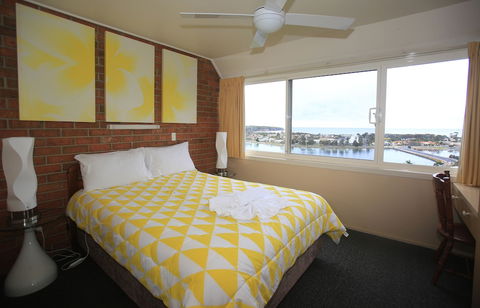 Pacific Heights Holiday Apartments & Munn's Tower House - Accommodation Nelson Bay 4