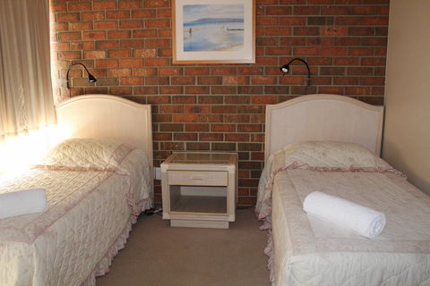 Pacific Heights Holiday Apartments & Munn's Tower House - Accommodation Nelson Bay 3