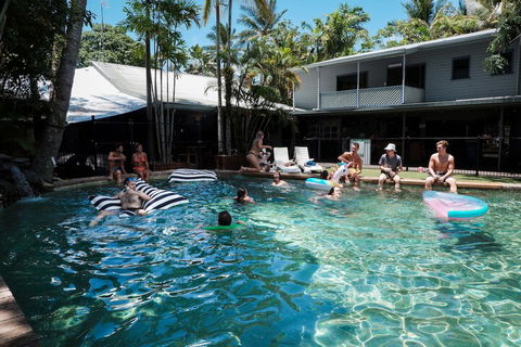 Calypso Inn Backpackers Resort Hostel - Accommodation Nelson Bay 5